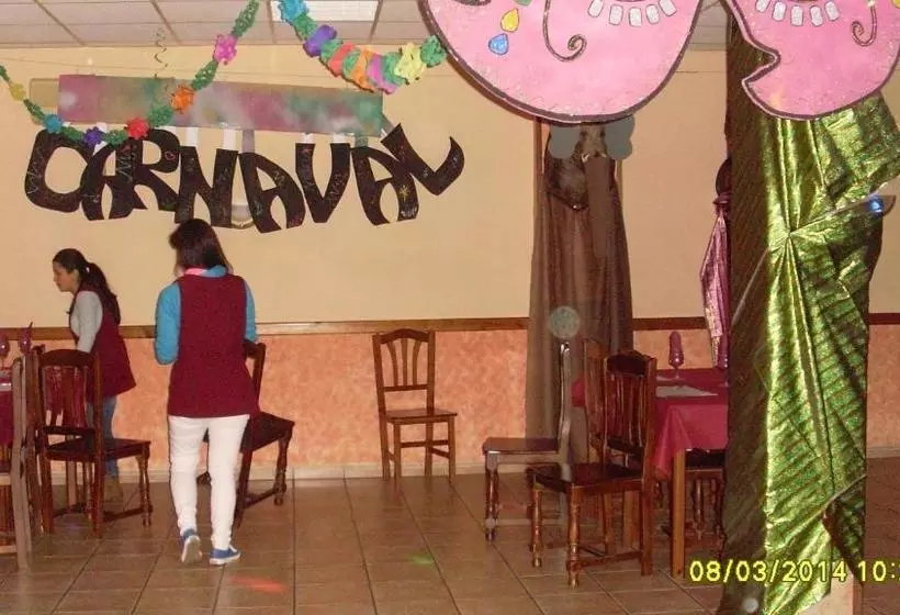 ペンション Hostal Estopiñan