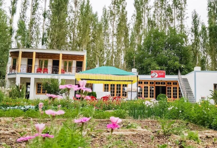 پانسیون Ibex Guest House