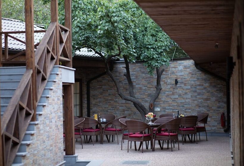 هتل Boutique Living