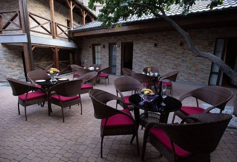 هتل Boutique Living