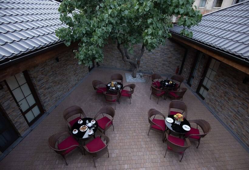 هتل Boutique Living