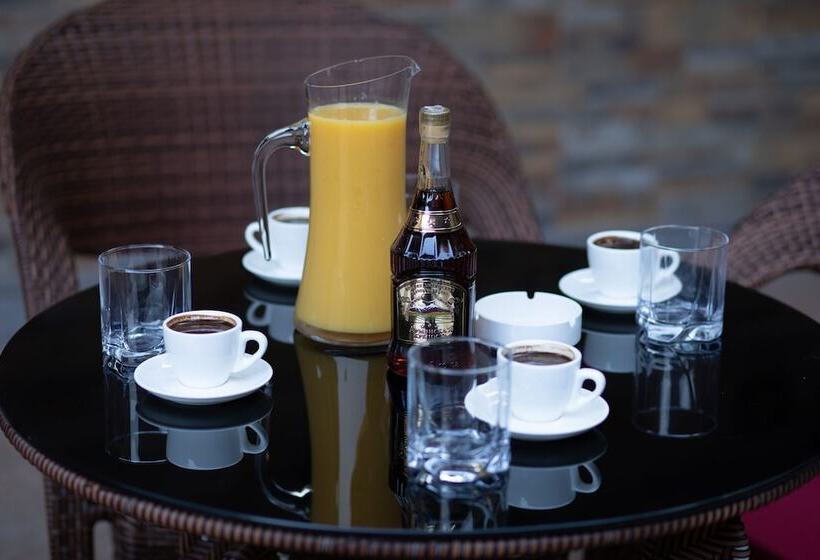 هتل Boutique Living