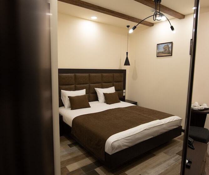 هتل Boutique Living