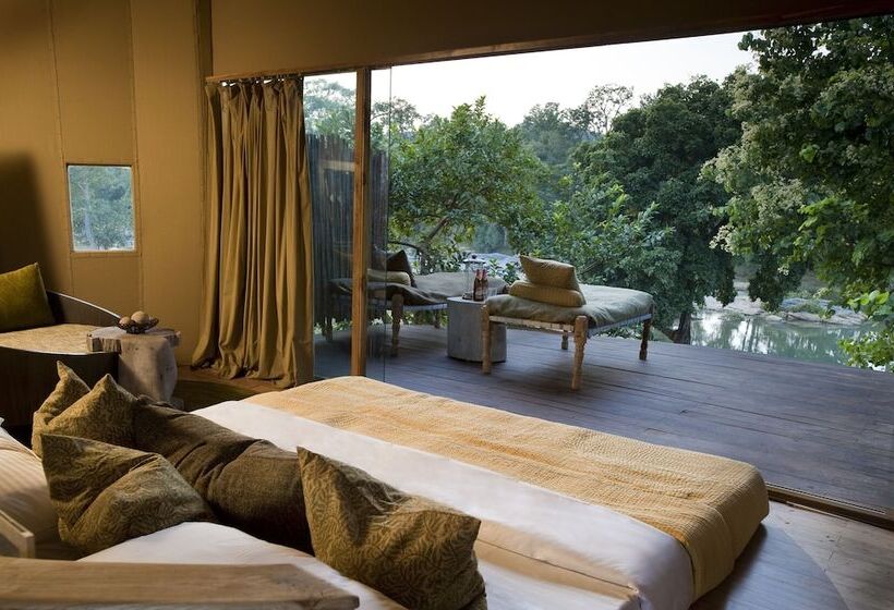 ホテル Banjaar Tola, Kanha National Park