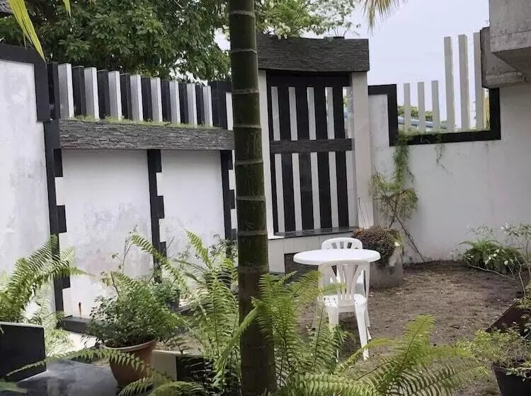 پانسیون Millennium Island Residence