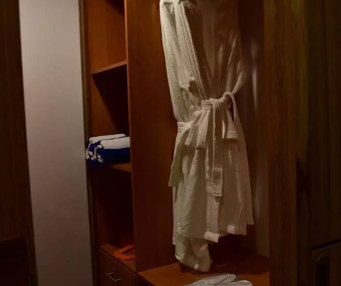 پانسیون Millennium Island Residence