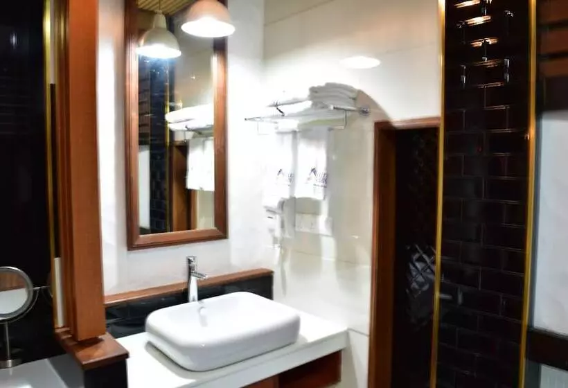 پانسیون Millennium Island Residence