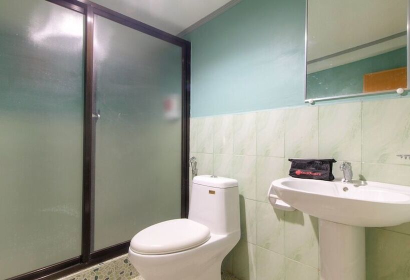 ペンション Reddoorz Near Laoag Capitol