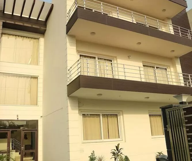 ペンション Treehouse Neo Casaunit Of Neo Residency