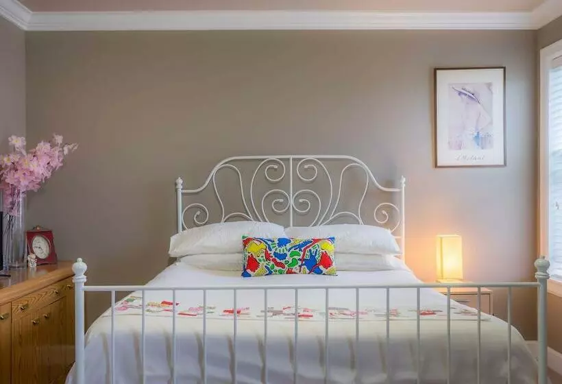پانسیون Vancouver Yuelai Guesthouse