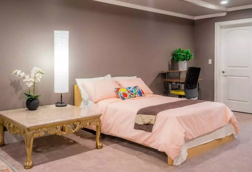 پانسیون Vancouver Yuelai Guesthouse