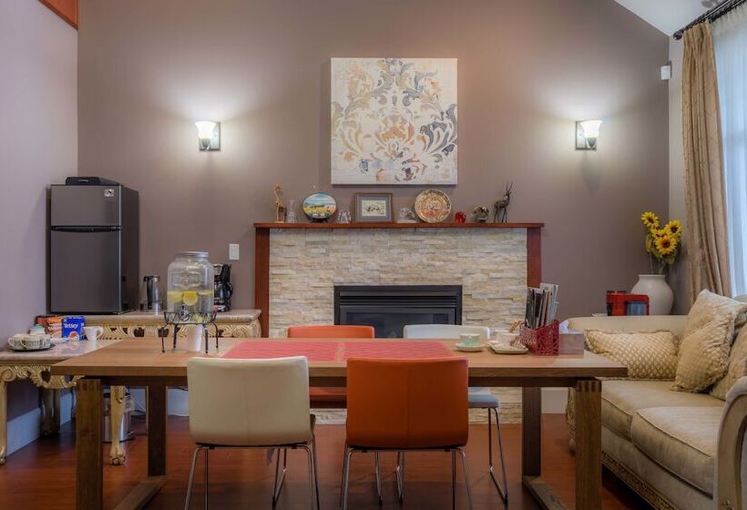 بنسيون Vancouver Yuelai Guesthouse