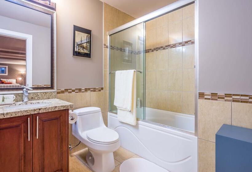 بنسيون Vancouver Yuelai Guesthouse