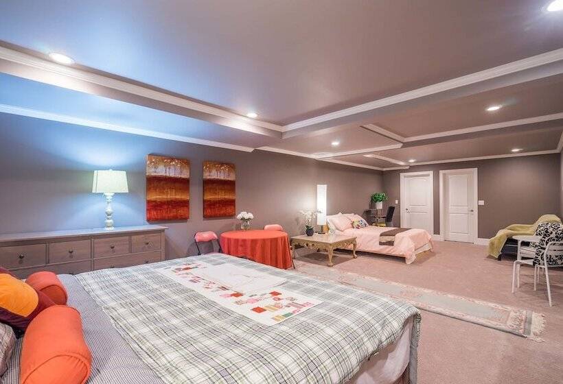 بنسيون Vancouver Yuelai Guesthouse