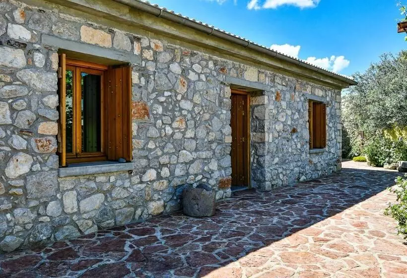 Boutique Stone Cottage With Large Terraces