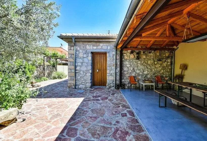 Boutique Stone Cottage With Large Terraces