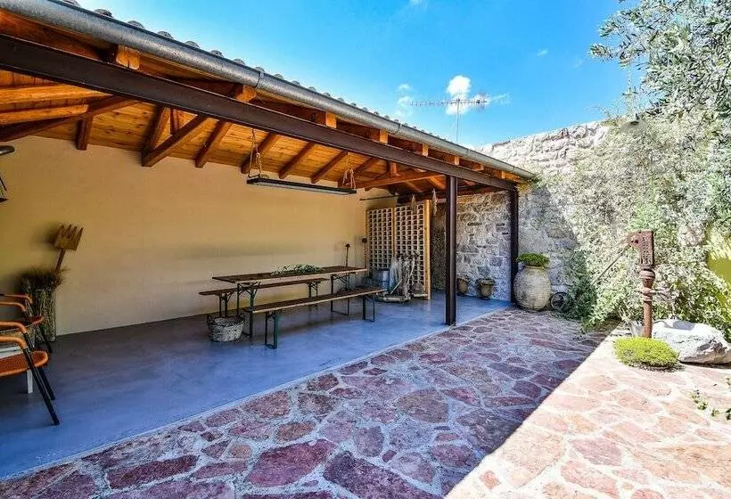Boutique Stone Cottage With Large Terraces