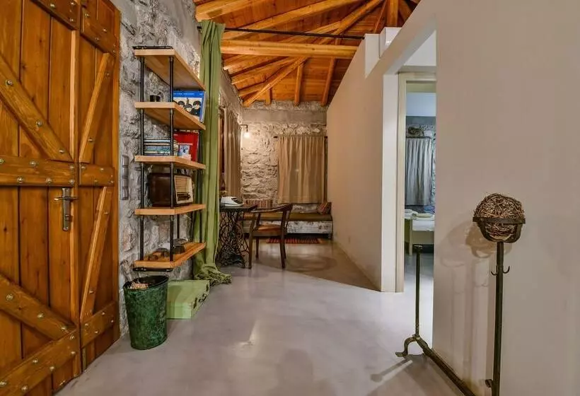 Boutique Stone Cottage With Large Terraces