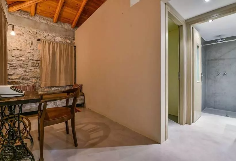 Boutique Stone Cottage With Large Terraces