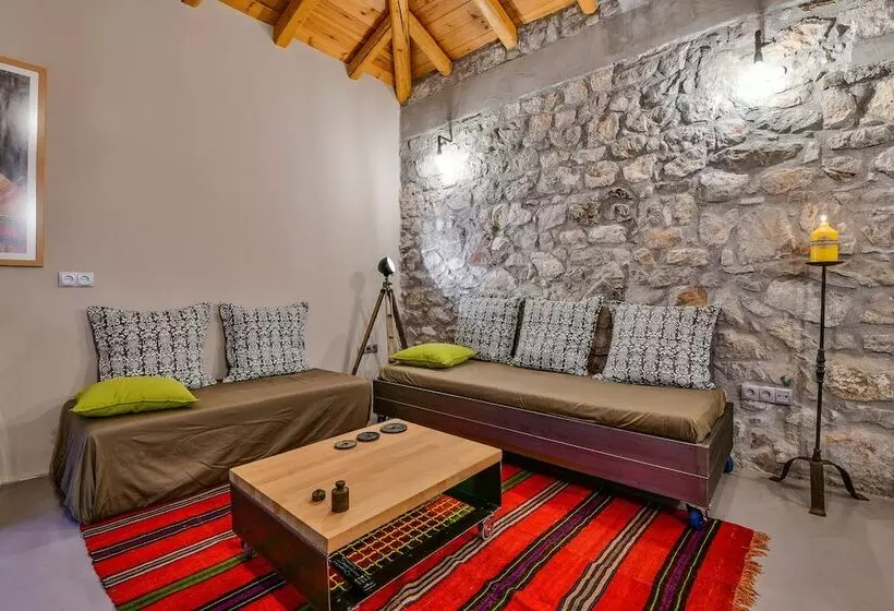 Boutique Stone Cottage With Large Terraces