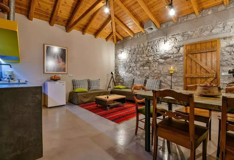 Boutique Stone Cottage With Large Terraces