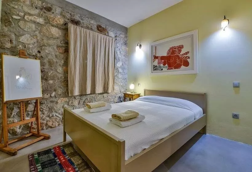 Boutique Stone Cottage With Large Terraces