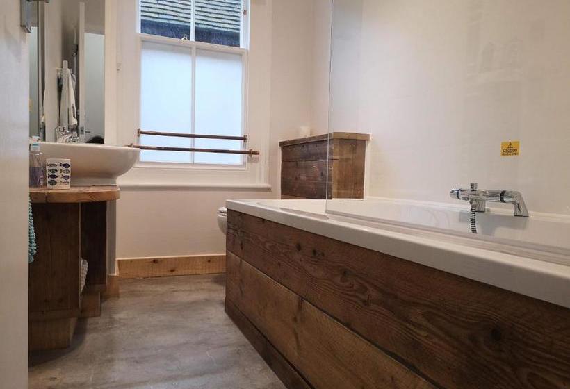 Coastal Escape Sandgate