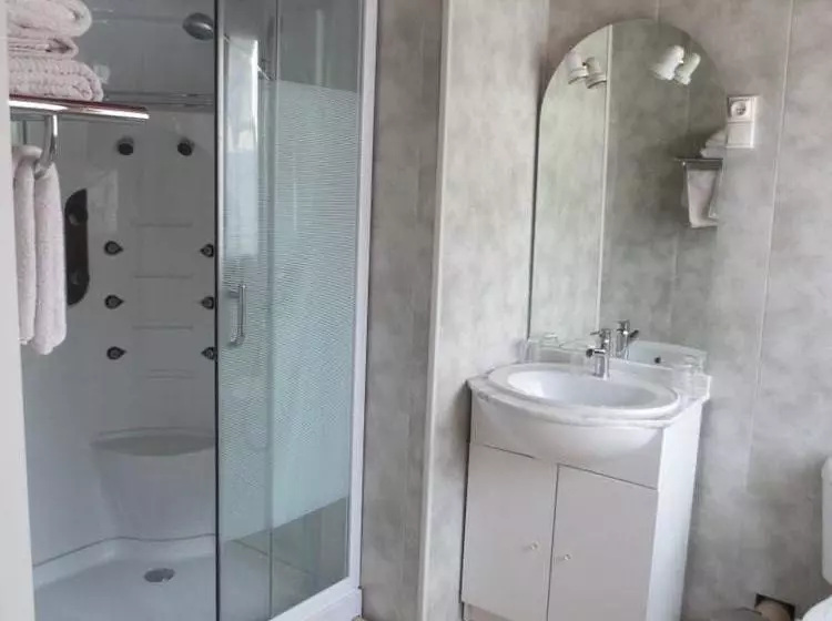 هتل Hôtel Des Deux Cols