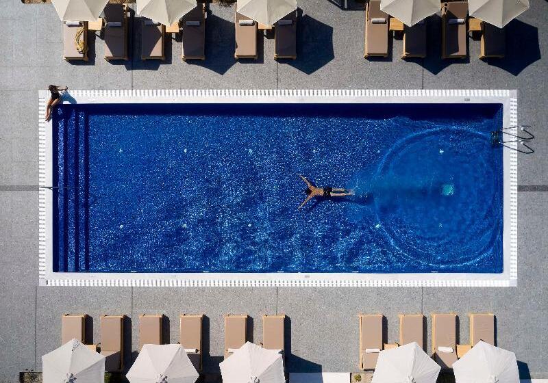 Hotel Sea Breeze Santorini Beach Resort, Curio Collection Hilton