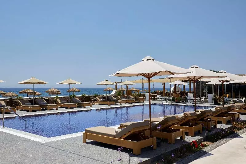 Hotelli Sea Breeze Santorini Beach Resort, Curio Collection Hilton