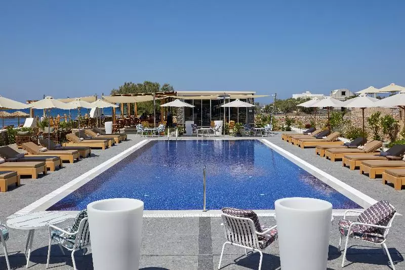 Hotelli Sea Breeze Santorini Beach Resort, Curio Collection Hilton