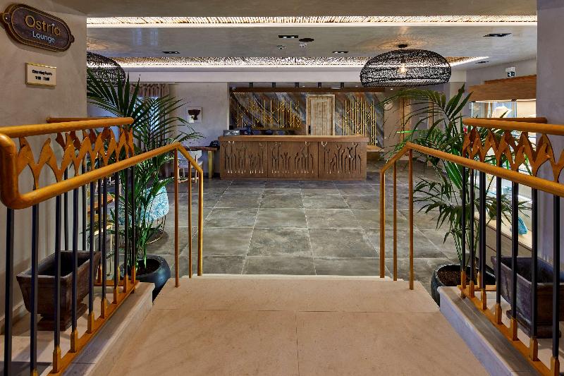 Hotel Sea Breeze Santorini Beach Resort, Curio Collection Hilton