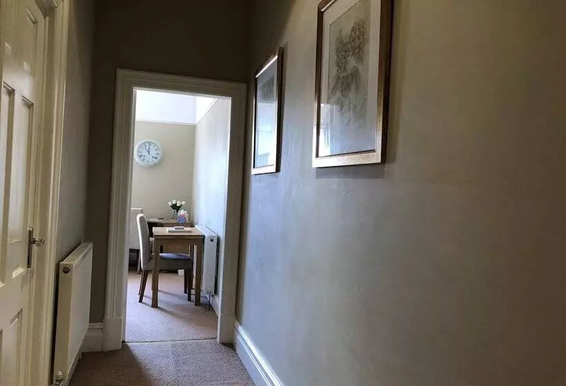 Lovely 1 Bed Apartment