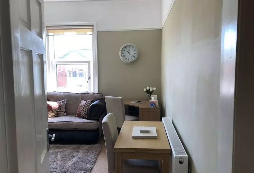Lovely 1 Bed Apartment