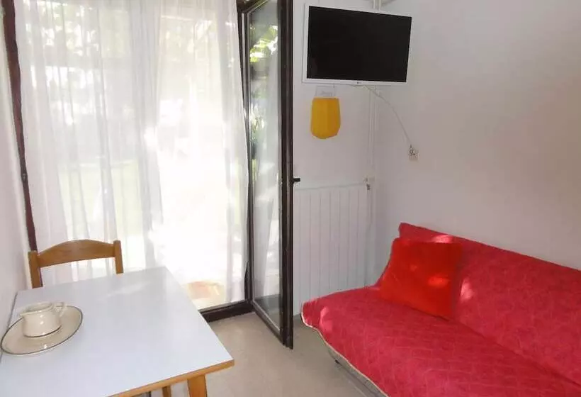 Nice And Cozy Apartment Ferry In Medulin