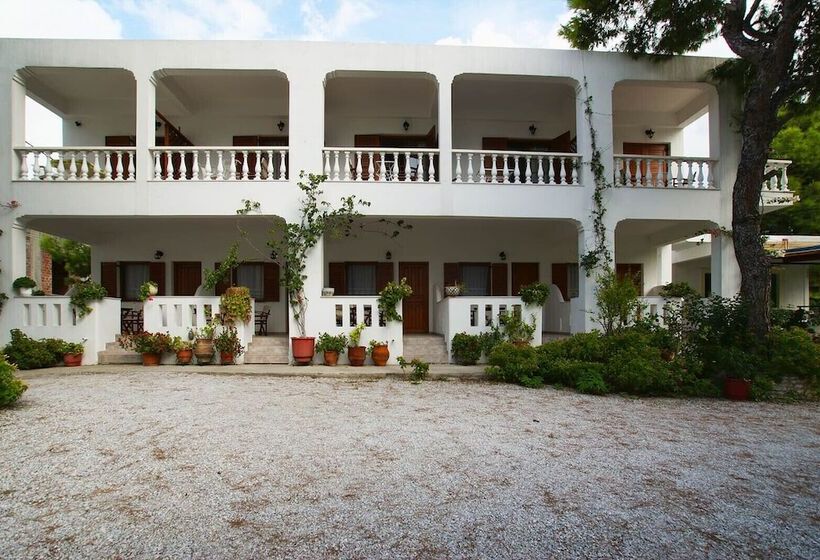 پانسیون Maria Studios