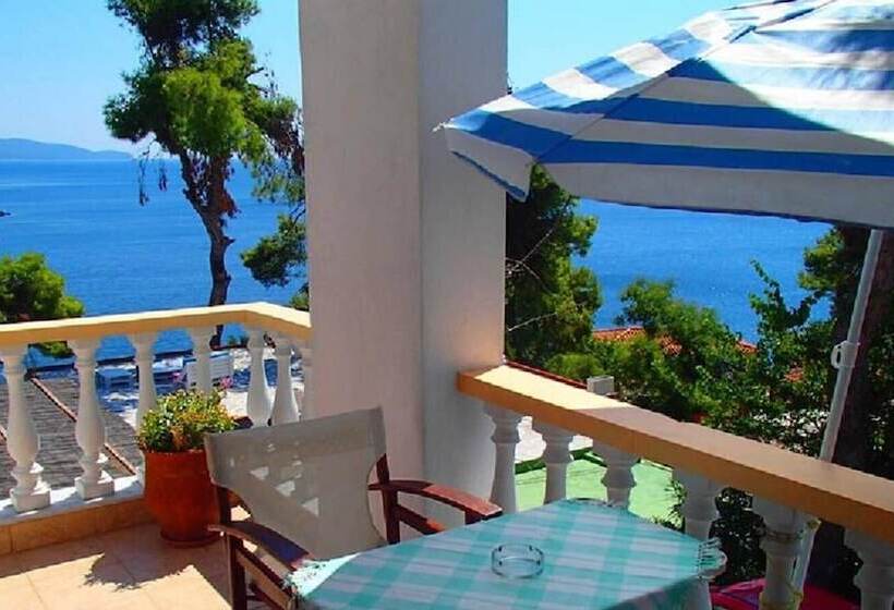 پانسیون Maria Studios