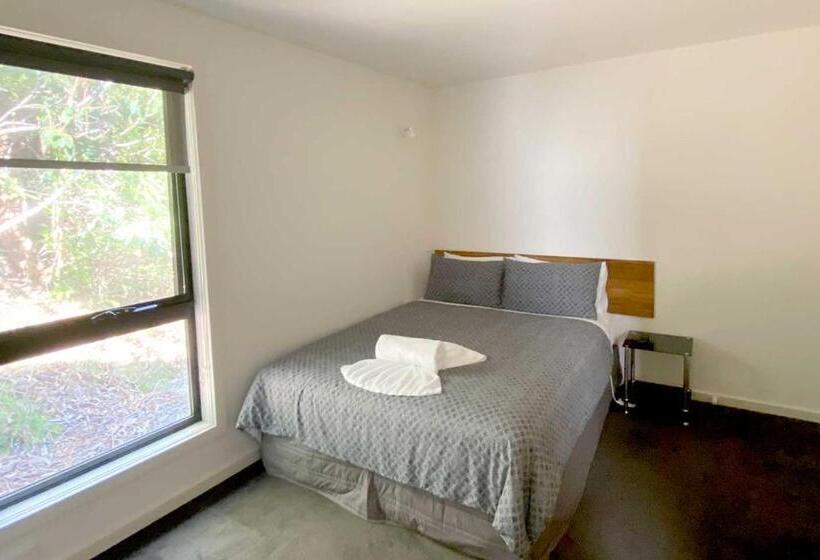 پانسیون Wild Rivers Escape