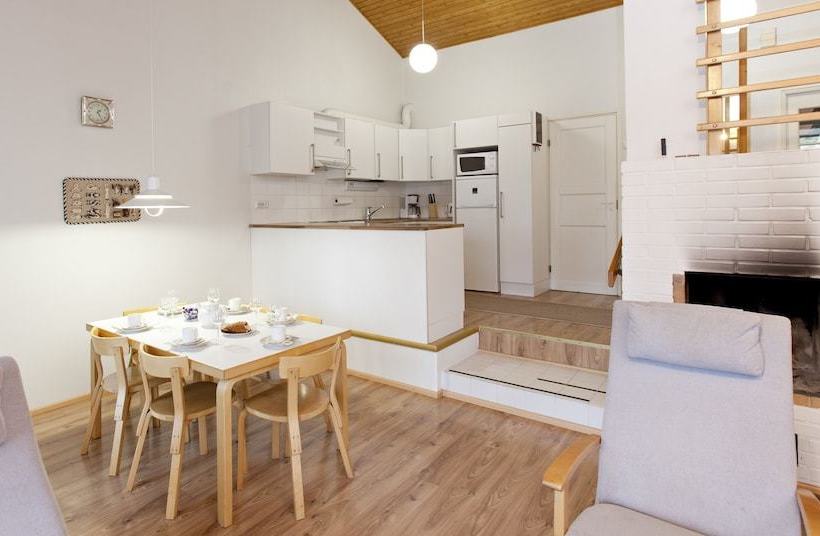 리조트 Holiday Club Airisto Apartments