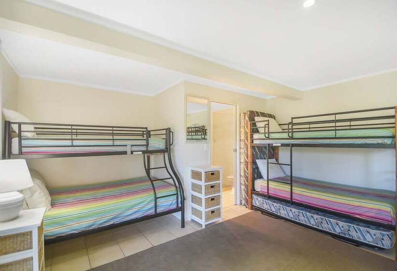 Summer Place   24 Shearwater Street