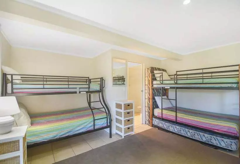 Summer Place   24 Shearwater Street