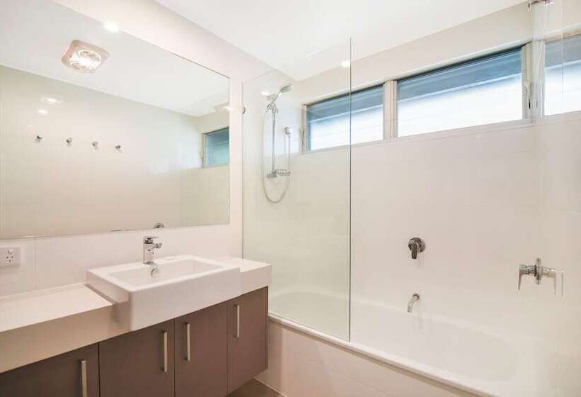 Summer Place   24 Shearwater Street