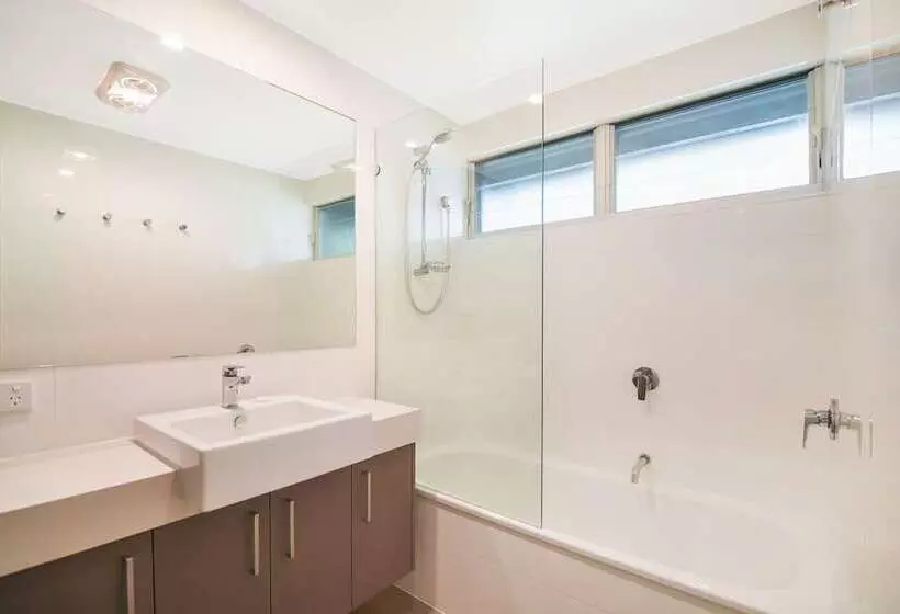 Summer Place   24 Shearwater Street