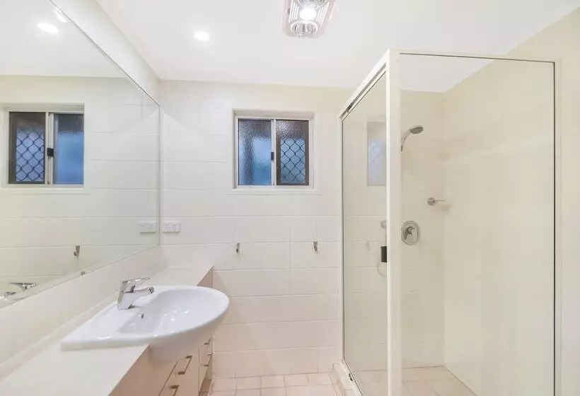 Summer Place   24 Shearwater Street