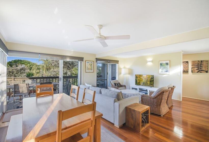 Summer Place   24 Shearwater Street