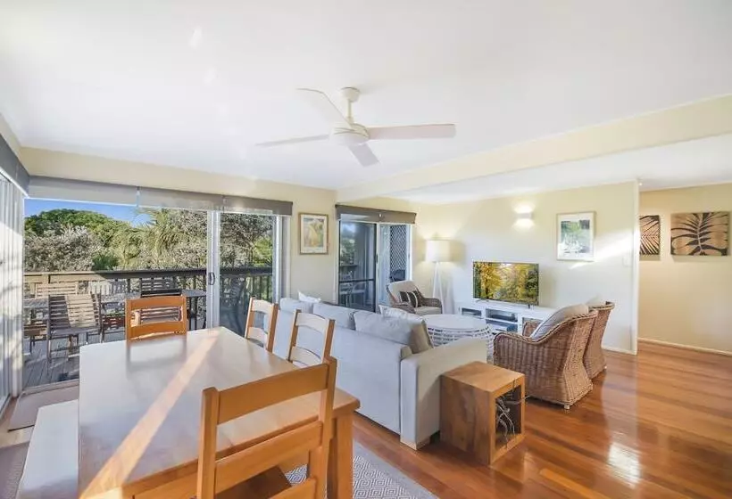 Summer Place   24 Shearwater Street