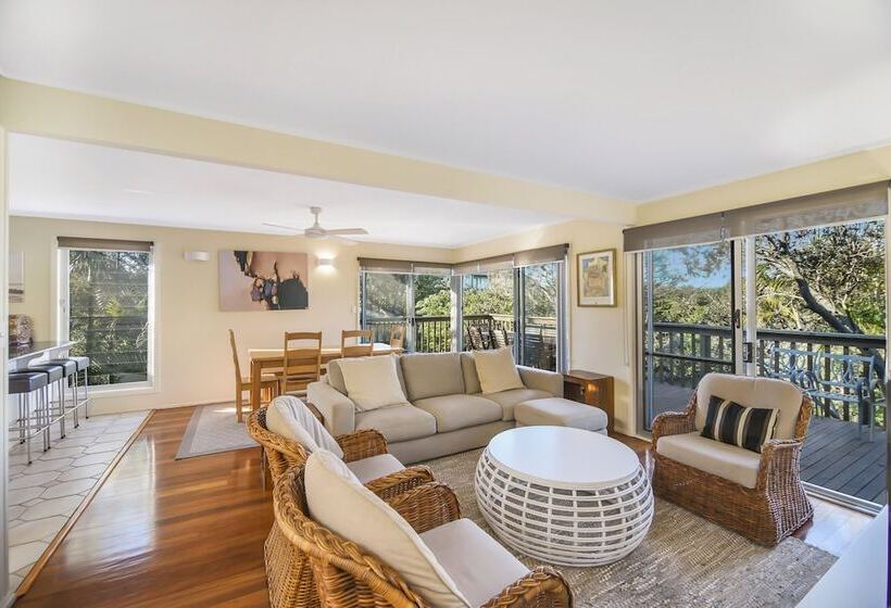 Summer Place   24 Shearwater Street