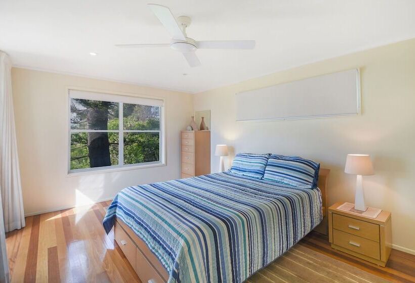 Summer Place   24 Shearwater Street