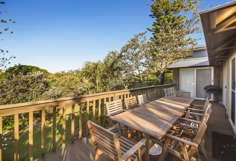 Summer Place   24 Shearwater Street