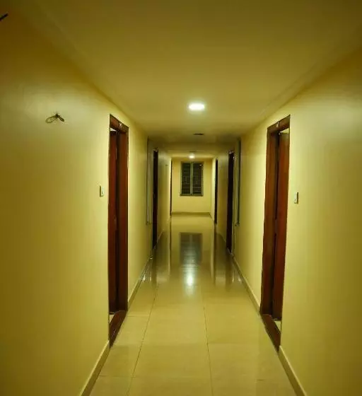 هتل Akanksha Inn